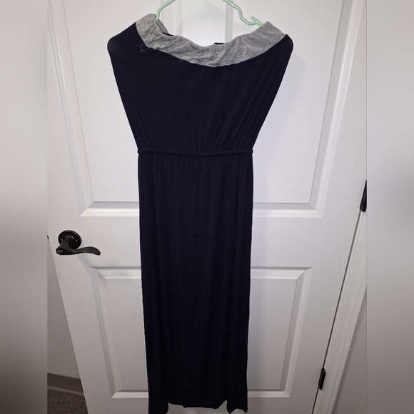 A J.Crew Halter top maxi dress in a size XS. Pre-loved in excellent condition - Picture 2 of 5